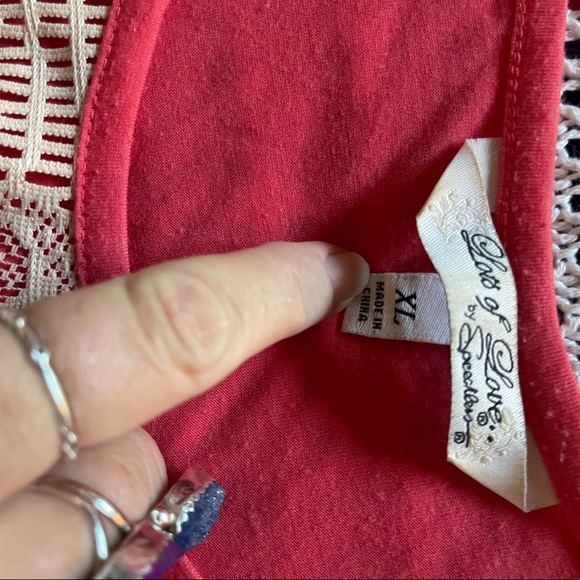 COPY - Beautiful coral and off white sheer skull ☠️ tank top - Picture 5 of 5